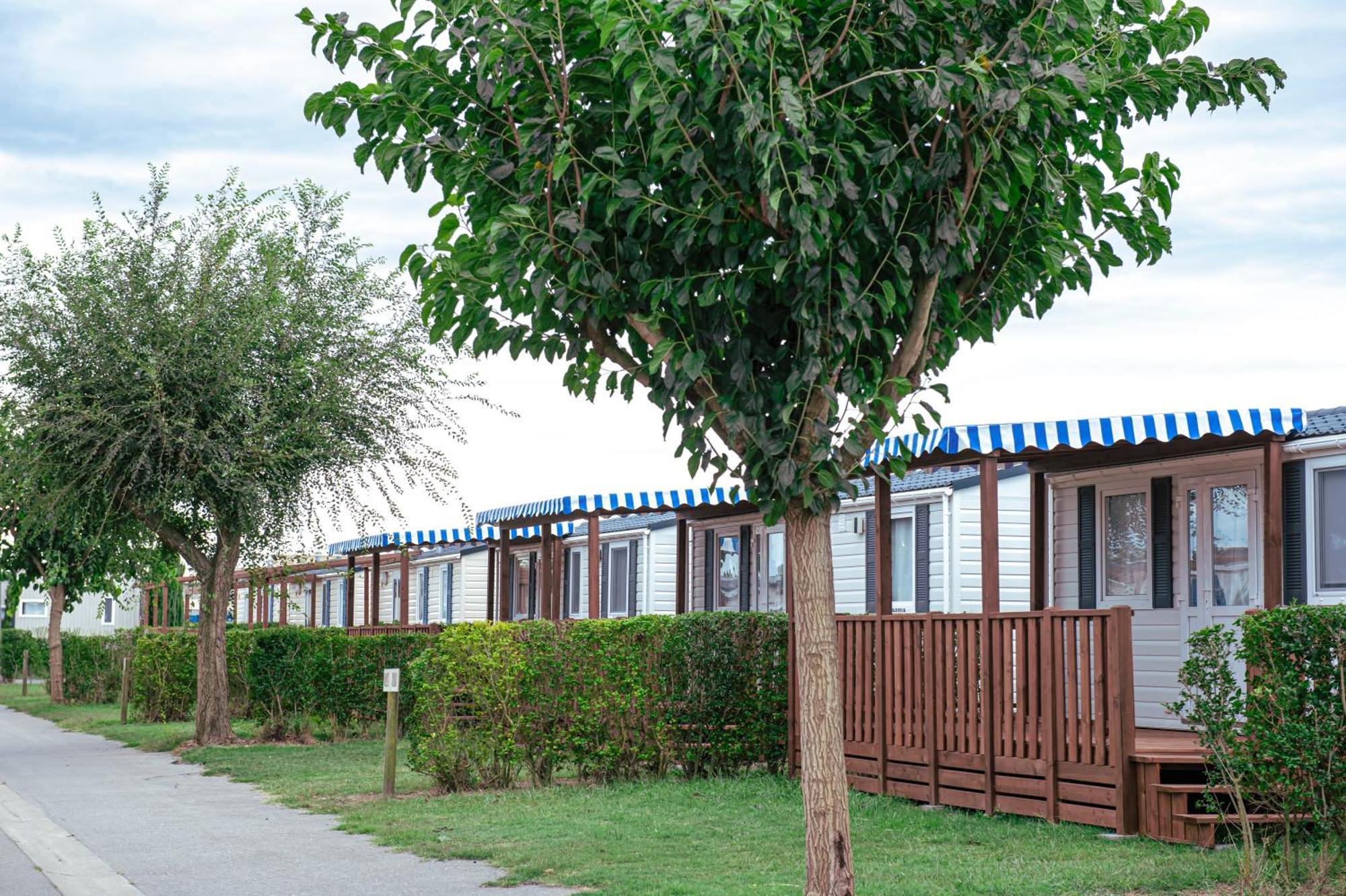 Albatross Mobile Homes On Camping Playa Brava Pals Bagian luar foto
